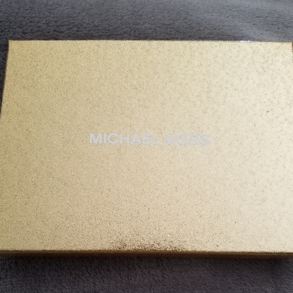 Michael Kors Coin and Card Case - Picture 5 of 5